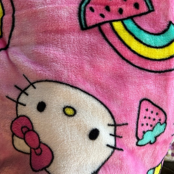 Sanrio Hello Kitty Pink Rainbow Blanket NWT - Picture 3 of 5
